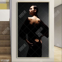 Tranh người mẫu với đôi vai trần gợi cảm