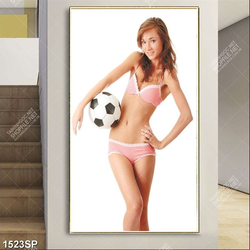 Tranh người mẫu bikini tạo dáng cùng trái bóng