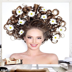 Tranh cô gái xinh đẹp với mái tóc cài hoa trắng