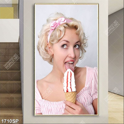 Tranh cô nàng dễ thương ăn kem ốc quế