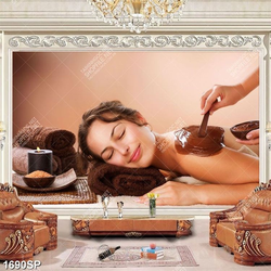 Tranh cô gái tẩy tế bào chết ở lưng trong spa