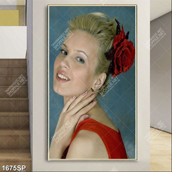 Tranh cô gái xinh đẹp với bông hoa hồng gắn trên tóc