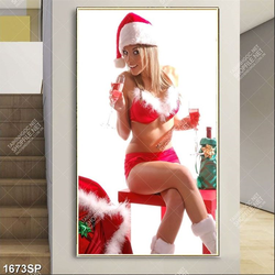 Tranh người mẫu mặc bikini noel gợi cảm