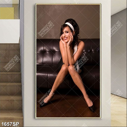 Tranh cô nàng xinh đẹp ngồi trên ghế sofa