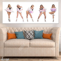 Tranh người mẫu diện chiêc váy nhắn với nhiều cách tạo dáng