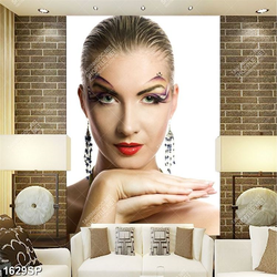 Tranh người mẫu make up ấn tượng treo spa