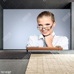 Tranh nữ nhân viên văn phòng xinh đẹp