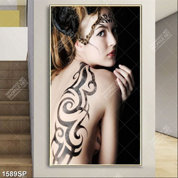 Tranh cô gái xinh đẹp với bờ vai vẽ treo spa