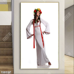 Tranh treo spa cô gái xinh đẹp đội hoa trên đầu