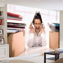 Tranh cô gái stress vì công việc