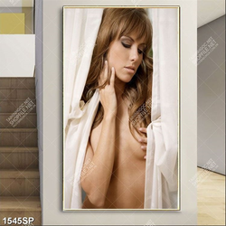 Tranh cô gái khỏa thân nghệ thuật bên tấm rèm cửa treo spa