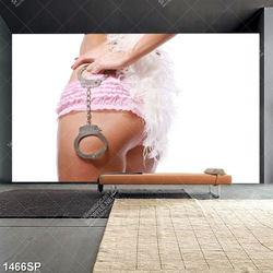 Tranh vòng ba gợi cảm của cô gái trẻ