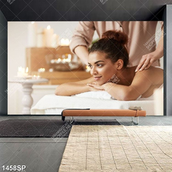 Tranh cô gái nằm thư giãn trong spa