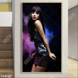 Tranh cô gái trẻ xinh đẹp in uv