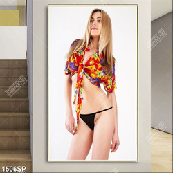 Tranh treo spa cô gái mặc bikini gợi cảm