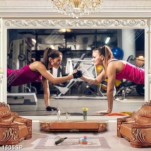 Tranh hai cô gái trẻ trong phòng tập gym