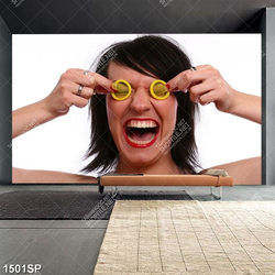 Tranh cô gái tạo hình vui nhộn