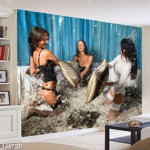 Tranh ba cô gái sexy vui đùa vui vẻ