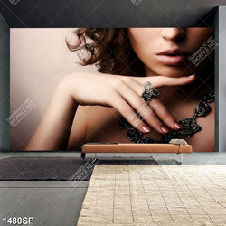 Tranh cô nàng quyến rũ in uv