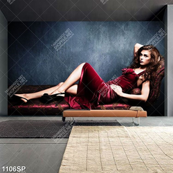 Tranh cô nàng xinh đẹp gợi cảm nằm trên ghế nhung