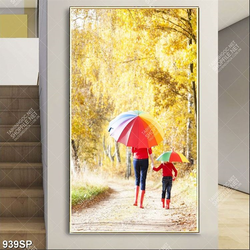 Tranh mẹ và bé đi dười khu rừng mùa thu treo spa