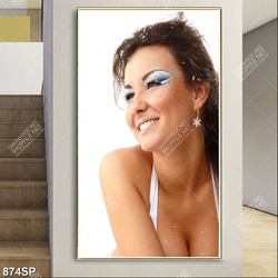 Tranh spa cô người mẫu makeup xinh đẹp