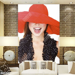Tranh spa cô gái đội chiếc mũ đỏ che đôi mắt