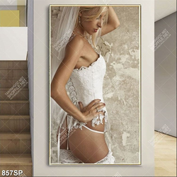 Tranh spa người mẫu mặc áo cưới sexy