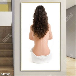 Tranh cô gái xõa tóc trên tấm lưng trần treo tường spa