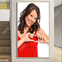 Tranh cô gái xinh đẹp vui vẻ treo tường spa