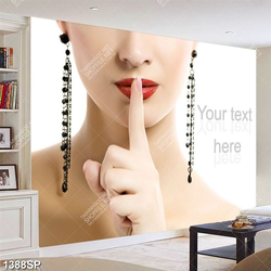 Tranh cô gái với đôi môi đỏ gợi cảm treo spa