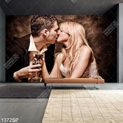 Tranh canvas nụ hôn ngọt ngào của cặp đôi trẻ