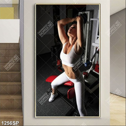 Tranh cô gái trong phòng tập gym