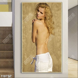 Tranh treo tường spa người mẫu tóc vàng gợi cảm