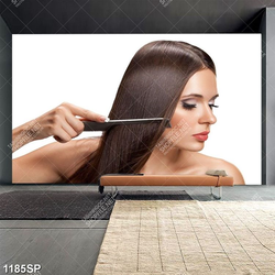 Tranh spa người mẫu với mái tóc dài óng ả