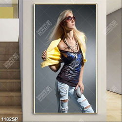 Tranh cô nàng cá tính mạnh mẽ