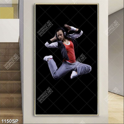 Tranh cô gái trẻ phiêu cùng âm nhạc