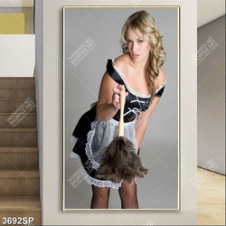 Tranh cô hầu gái gợi cảm