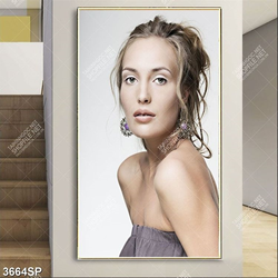 Tranh cô nàng tóc vàng xinh đẹp