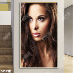 Tranh cô gái với gương mặt xinh đẹp