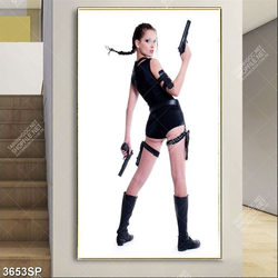 Tranh cô nàng cầm súng cá tính