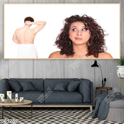 Tranh cô nàng tóc xoăn