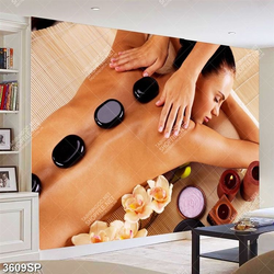 Tranh cô gái nằm massage đá nóng in uv