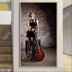 Tranh cô nàng cá tính bên đàn ghita