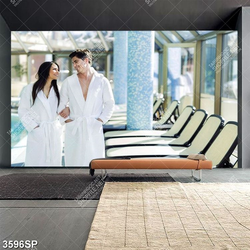 Tranh cặp đôi mặc áo choàng tắm