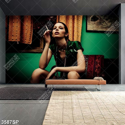 Tranh cô gái hút thuốc cá tính