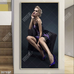 Tranh cô gái xinh đẹp ngồi trên ghế