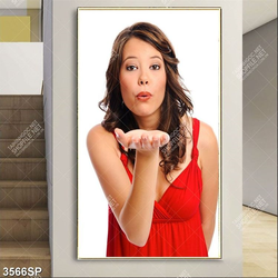 Tranh cô gái mặc váy đỏ