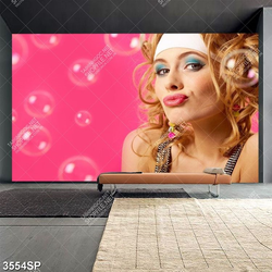 Tranh treo spa cô gái trẻ trung xinh đẹp