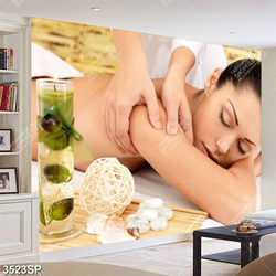 Tranh cô gái nằm massage body thư giãn in canvas